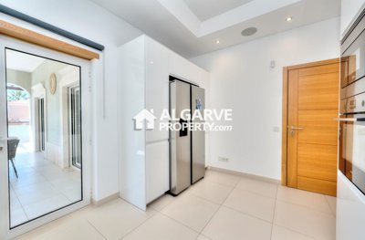 3-12017-78d1f4f8b6655591b02d22fabb36a692d73cc