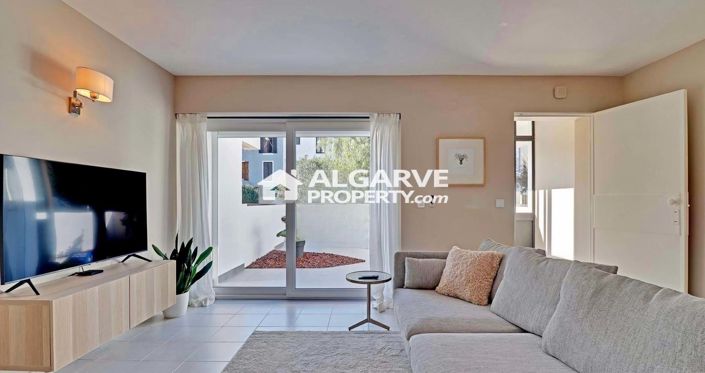 Image No.11-3 Bed Townhouse for sale