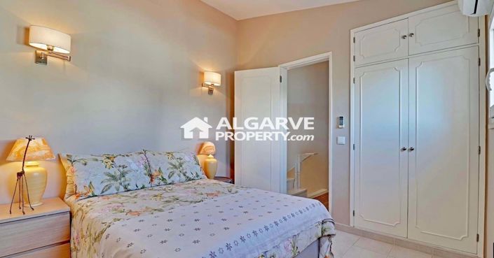 Image No.16-3 Bed Townhouse for sale