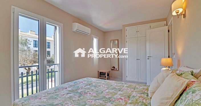 Image No.17-3 Bed Townhouse for sale