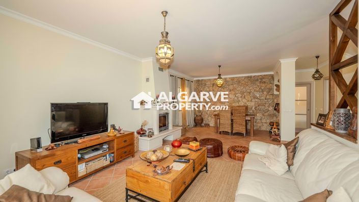 Image No.8-3 Bed Villa for sale