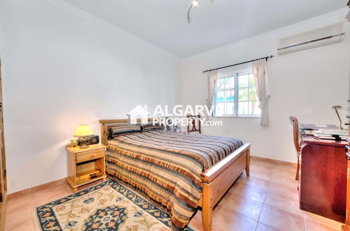 Image No.11-4 Bed Semi-Detached for sale