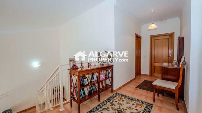 Image No.12-4 Bed Semi-Detached for sale