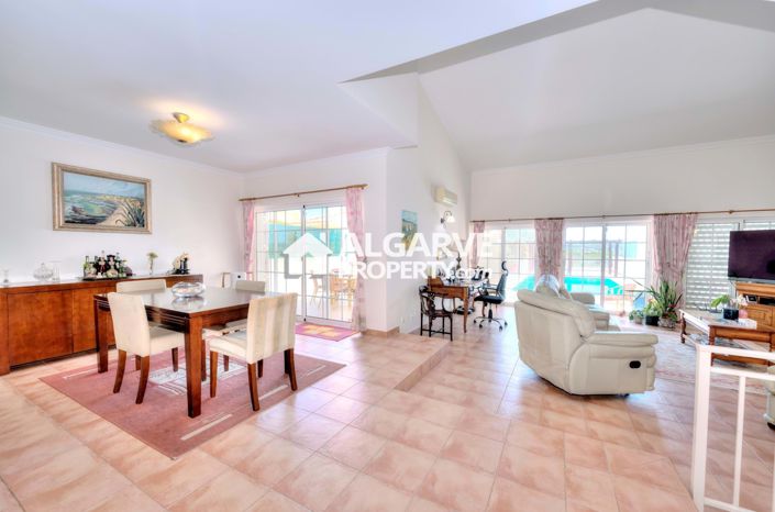 Image No.2-4 Bed Semi-Detached for sale