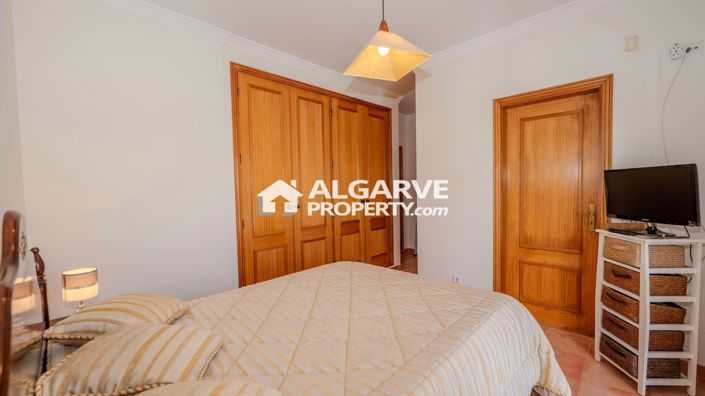 Image No.22-4 Bed Semi-Detached for sale