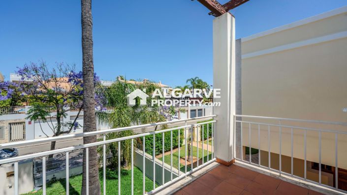 Image No.25-4 Bed Semi-Detached for sale