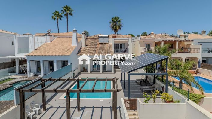 Image No.38-4 Bed Semi-Detached for sale