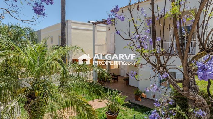 Image No.39-4 Bed Semi-Detached for sale