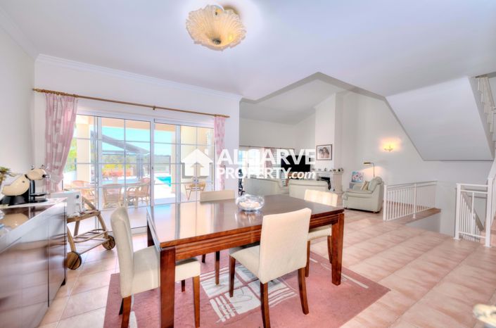 Image No.4-4 Bed Semi-Detached for sale