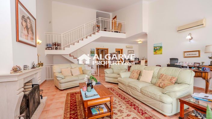 Image No.5-4 Bed Semi-Detached for sale