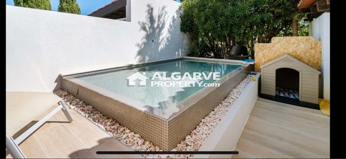 Image No.10-3 Bed Villa for sale