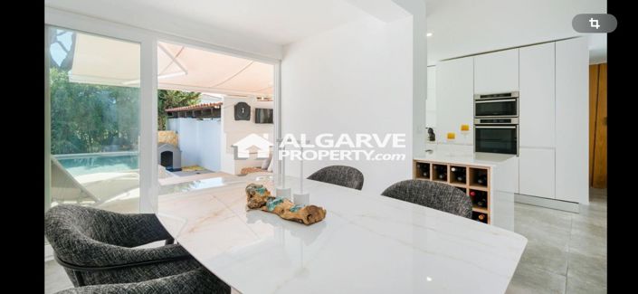 Image No.19-3 Bed Villa for sale