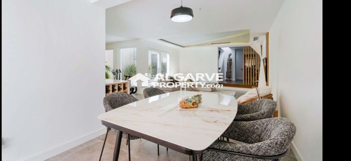 Image No.20-3 Bed Villa for sale