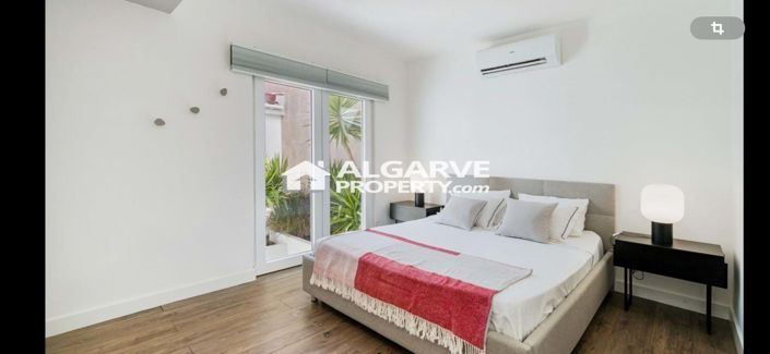 Image No.25-3 Bed Villa for sale