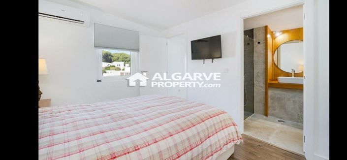 Image No.33-3 Bed Villa for sale