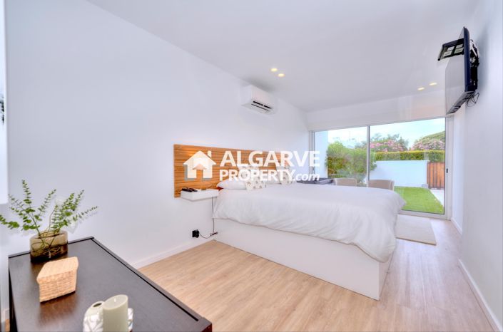 Image No.12-3 Bed Townhouse for sale