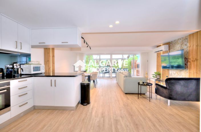 Image No.15-3 Bed Townhouse for sale