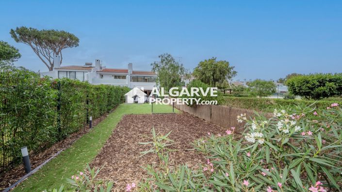 Image No.21-3 Bed Townhouse for sale