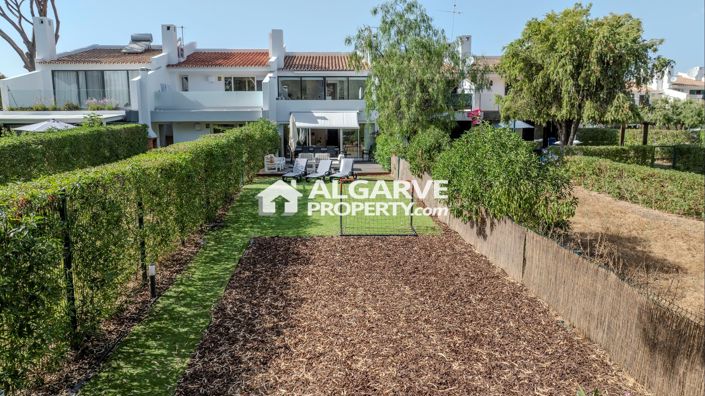 Image No.22-3 Bed Townhouse for sale