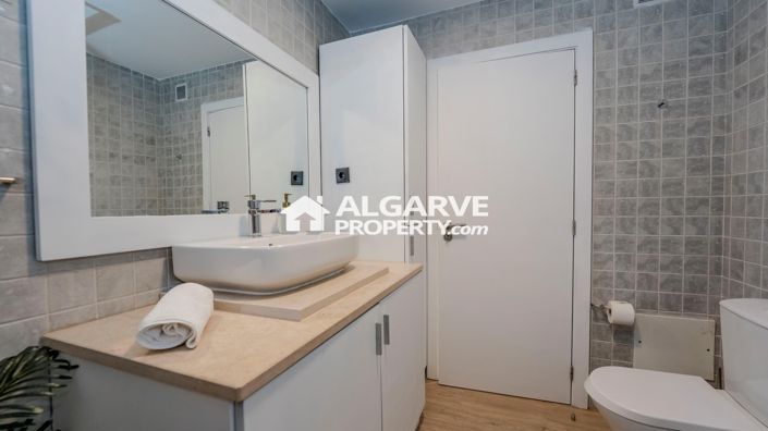 Image No.28-3 Bed Townhouse for sale