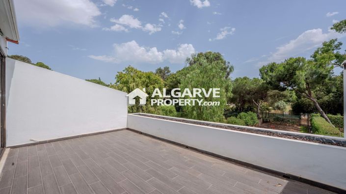 Image No.33-3 Bed Townhouse for sale