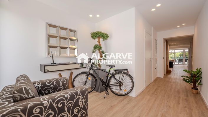 Image No.8-3 Bed Townhouse for sale