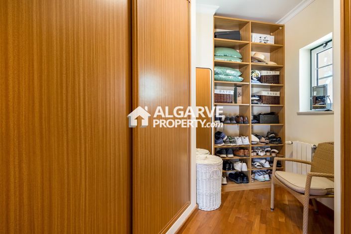 Image No.12-4 Bed Villa for sale