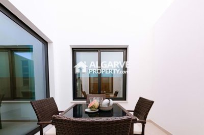 3-12031-78d1f4f8b6655591b02d22fabb36a692d73cc