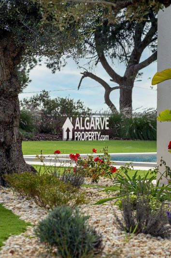 Image No.47-5 Bed Villa for sale