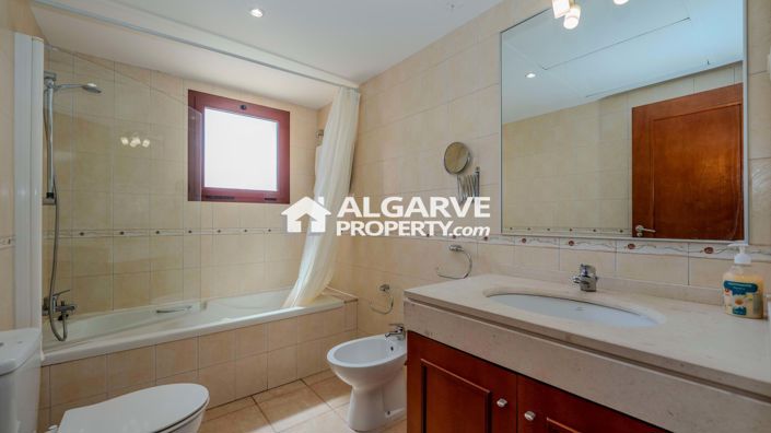 Image No.19-4 Bed Villa for sale