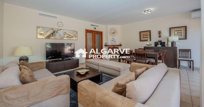 Image No.2-4 Bed Villa for sale