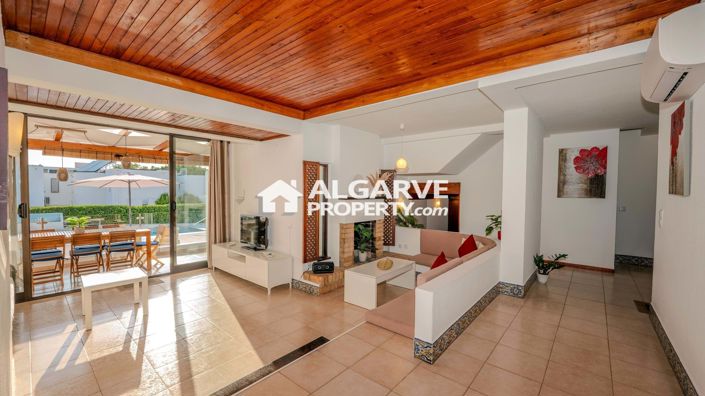 Image No.2-Jumelé de 4 chambres à vendre à Vilamoura