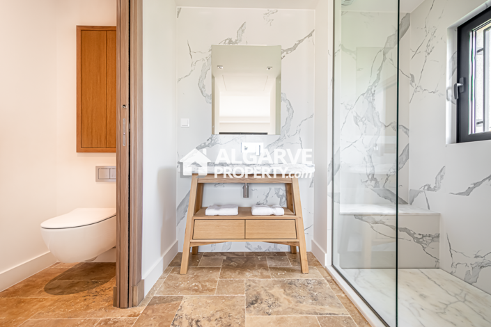 Image No.28-4 Bed Villa for sale