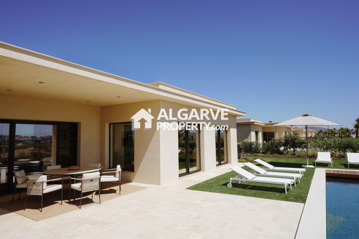 Image No.1-4 Bed Villa for sale