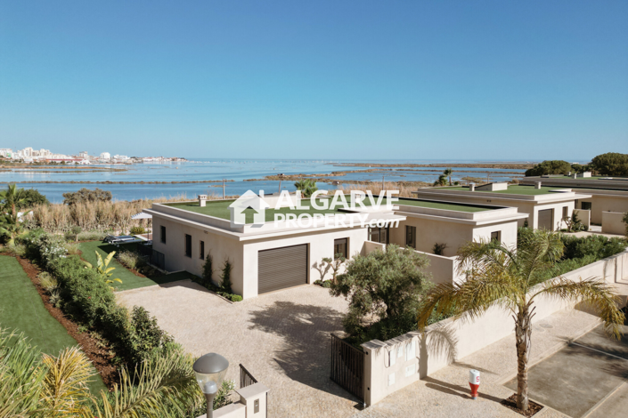 Image No.1-5 Bed Villa for sale