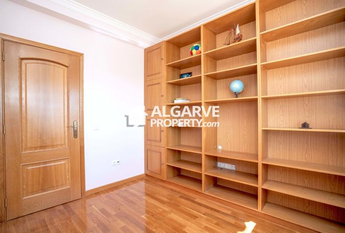 Image No.15-4 Bed Villa for sale