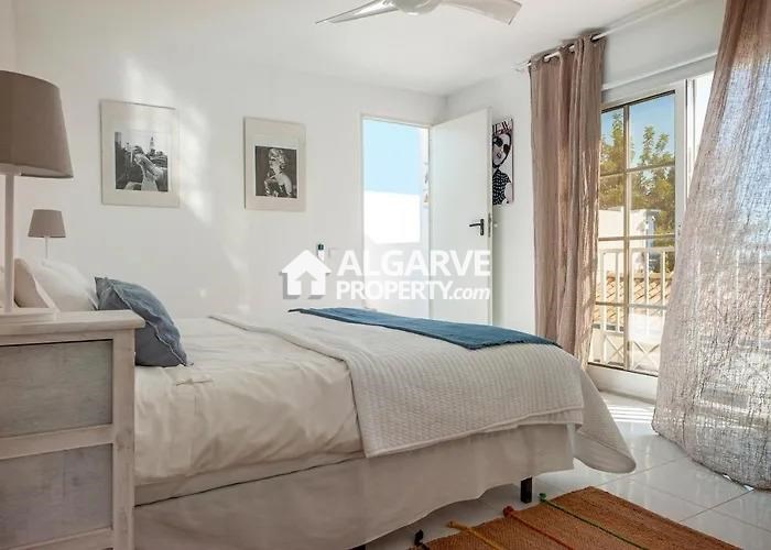 Image No.64-6 Bed Villa for sale