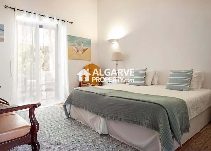 Image No.65-6 Bed Villa for sale