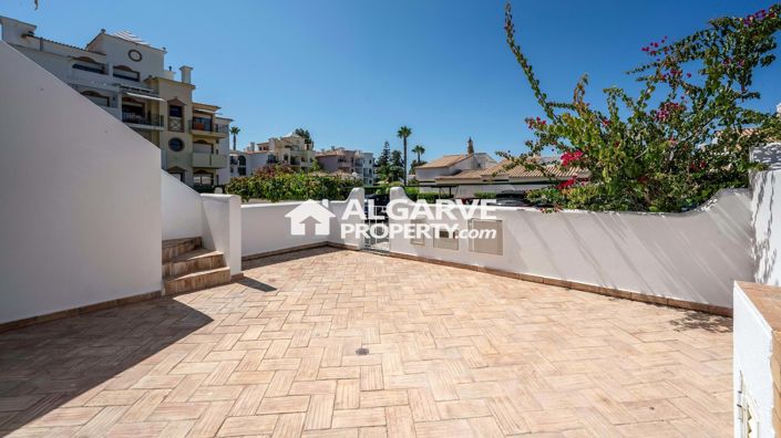 Image No.19-2 Bed Townhouse for sale