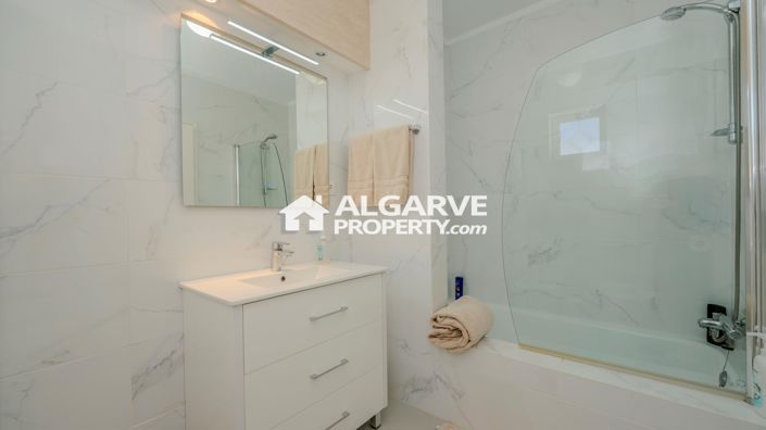 Image No.26-3 Bed Townhouse for sale