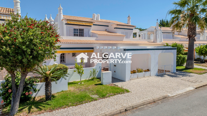 Image No.32-3 Bed Townhouse for sale