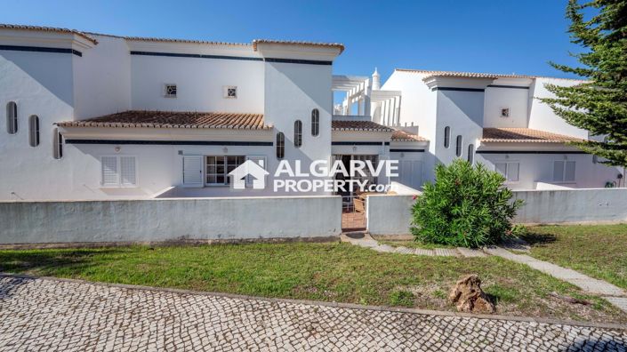 Image No.37-3 Bed Townhouse for sale