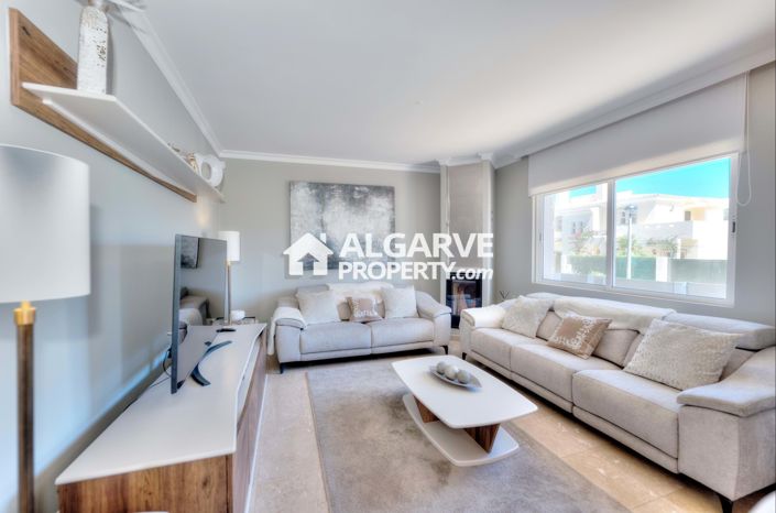 Image No.10-4 Bed Villa for sale