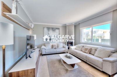 3-12175-78d1f4f8b6655591b02d22fabb36a692d73cc