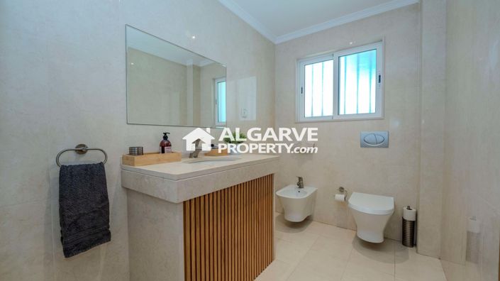 Image No.26-4 Bed Villa for sale