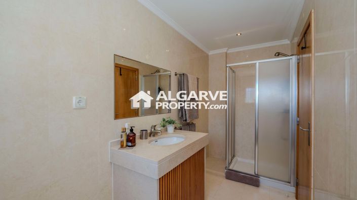 Image No.32-4 Bed Villa for sale