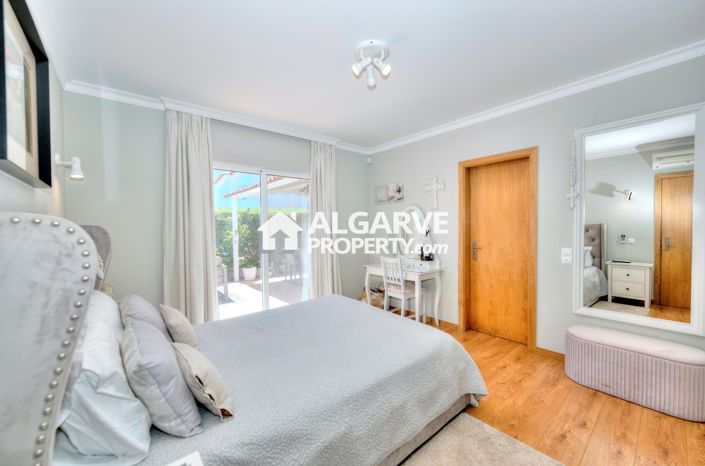 Image No.4-4 Bed Villa for sale