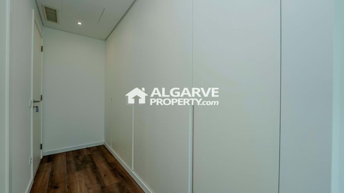 Image No.12-3 Bed Apartment for sale