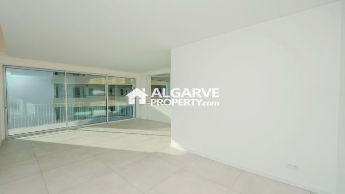 Image No.18-3 Bed Apartment for sale