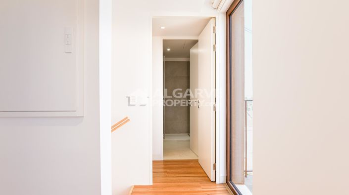 Image No.25-3 Bed Villa for sale